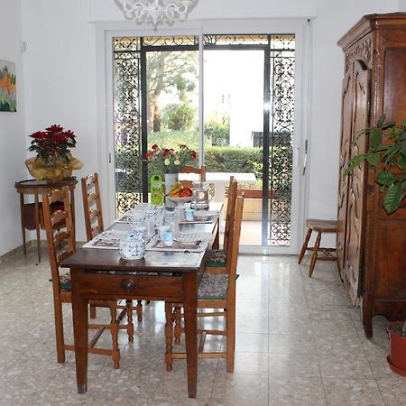 Villa Calliste Saint-Laurent-du-Var Esterno foto